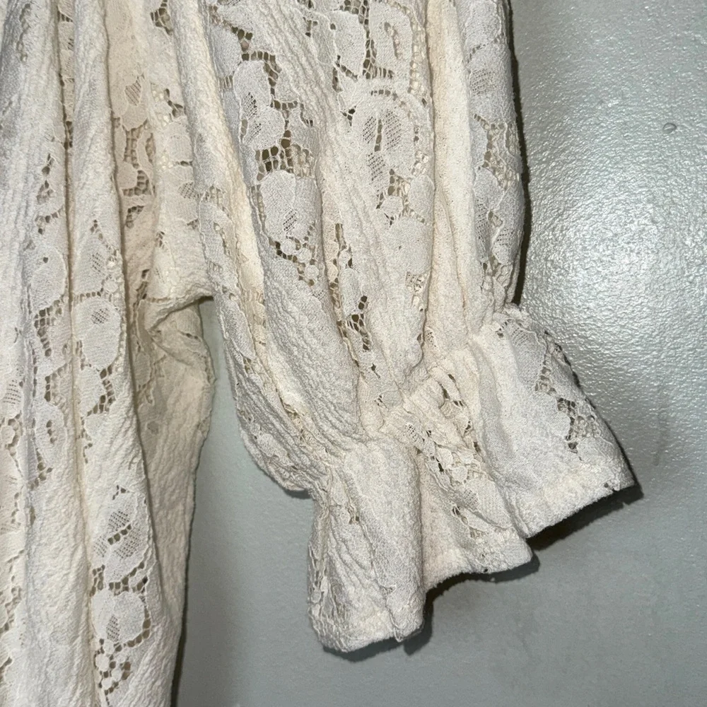 NWT MUSE Lace Cropped Top Ivory Lace Blouse Women’s Size XS & S